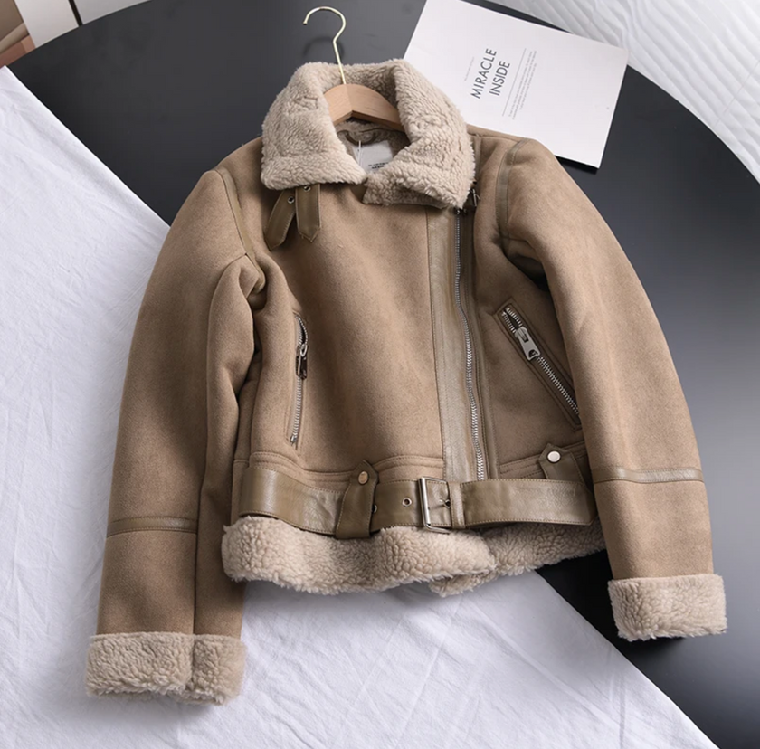 Grace | Chic Shearling-Lined Moto Jacket — Timeless Style, Cozy Warmth